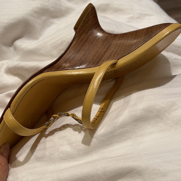 Ferragamo sandals - Picture 4 of 5